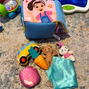 Ms. Rachel official surprise plush learning box 0-2yrs